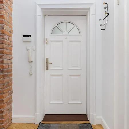 Stylish Parkowa In By Renters ソポト