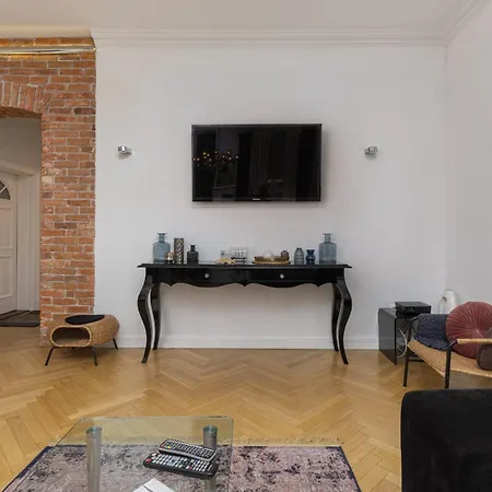 Stylish Parkowa In By Renters アパート *